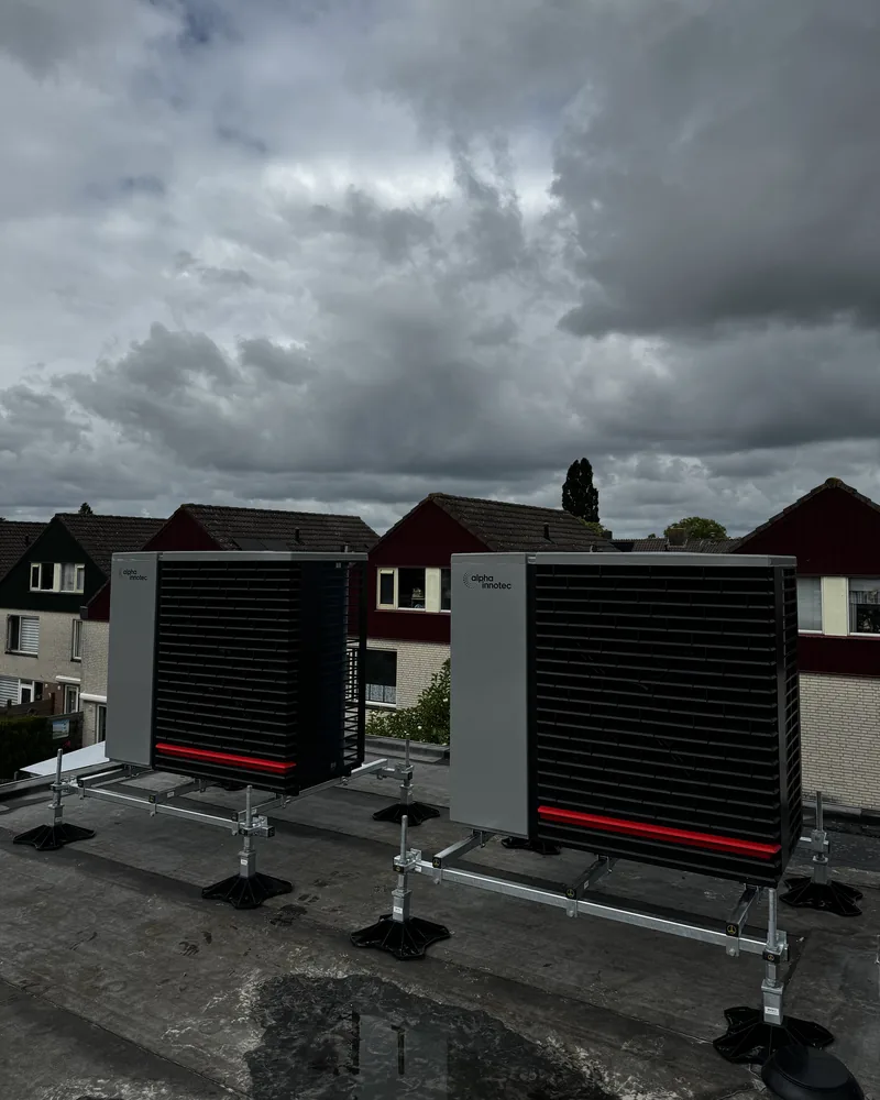 Alpha Innotec warmtepomp. Alpha Innotec warmtepomp, geplaatst door HEAT Nederland: gasvrij verwarmen in de winter en koelen in de zomer.