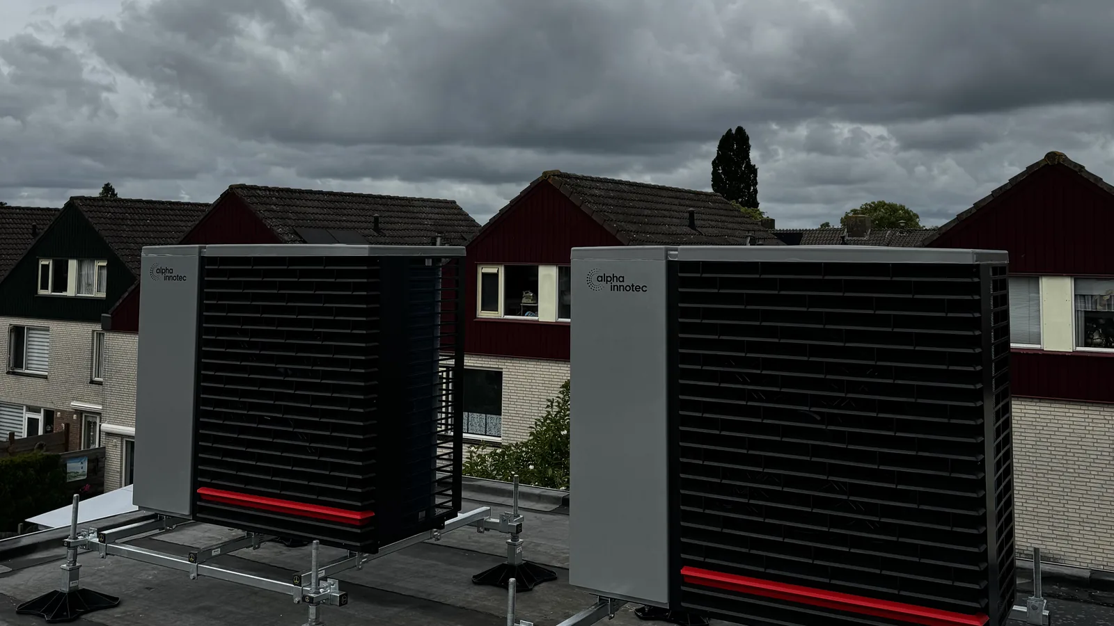 Alpha Innotec warmtepomp. Alpha Innotec warmtepomp, geplaatst door HEAT Nederland: gasvrij verwarmen in de winter en koelen in de zomer.